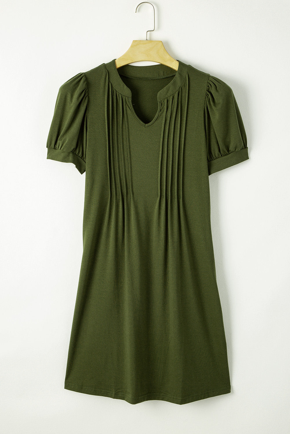 Vestido estilo camiseta recto con mangas abullonadas y plisadas con cuello con muesca verde helecho