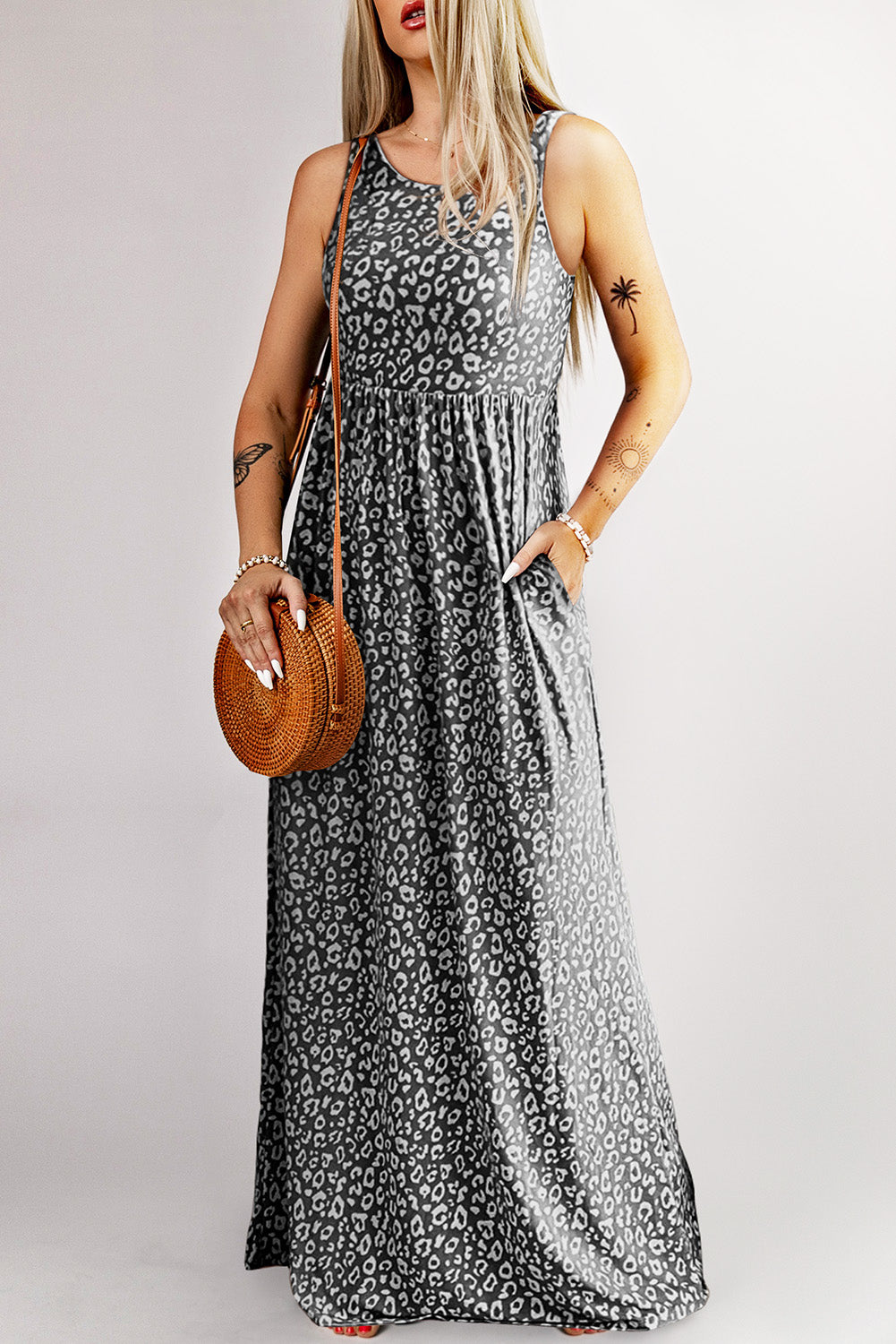 Vestido largo sin mangas con bolsillos y estampado de leopardo gris