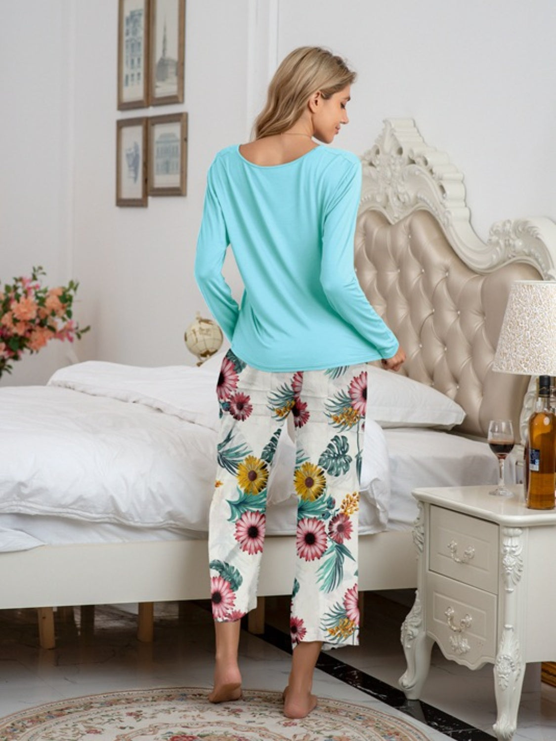 Conjunto lounge de top con cuello redondo y pantalón estampado