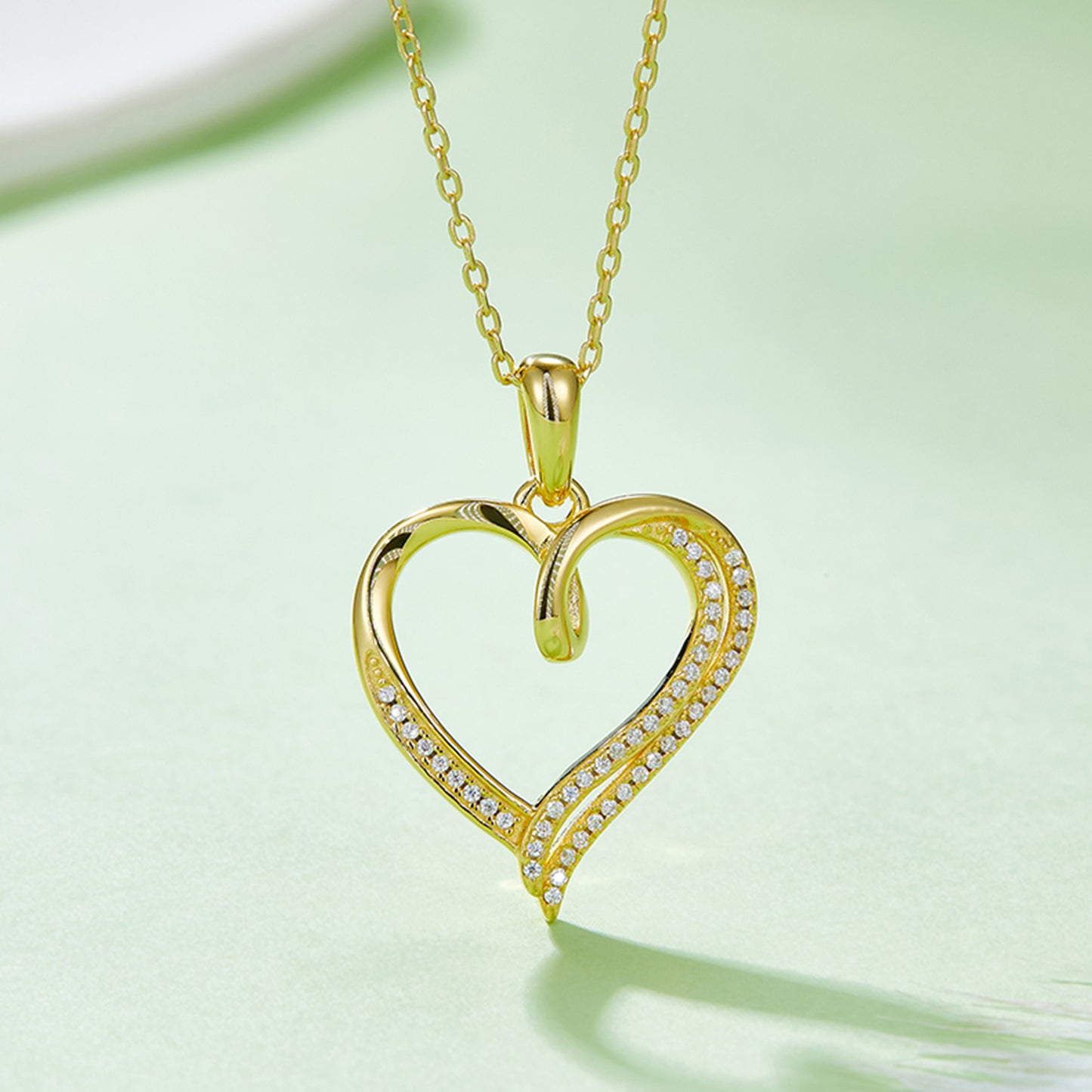 Collar con forma de corazón de plata de ley 925 con moissanita