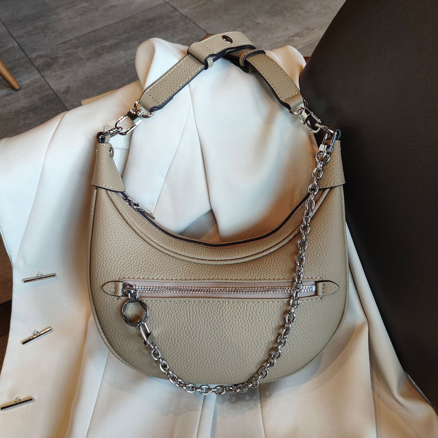 Bolso de hombro con cadena de piel de vaca para mujer de moda