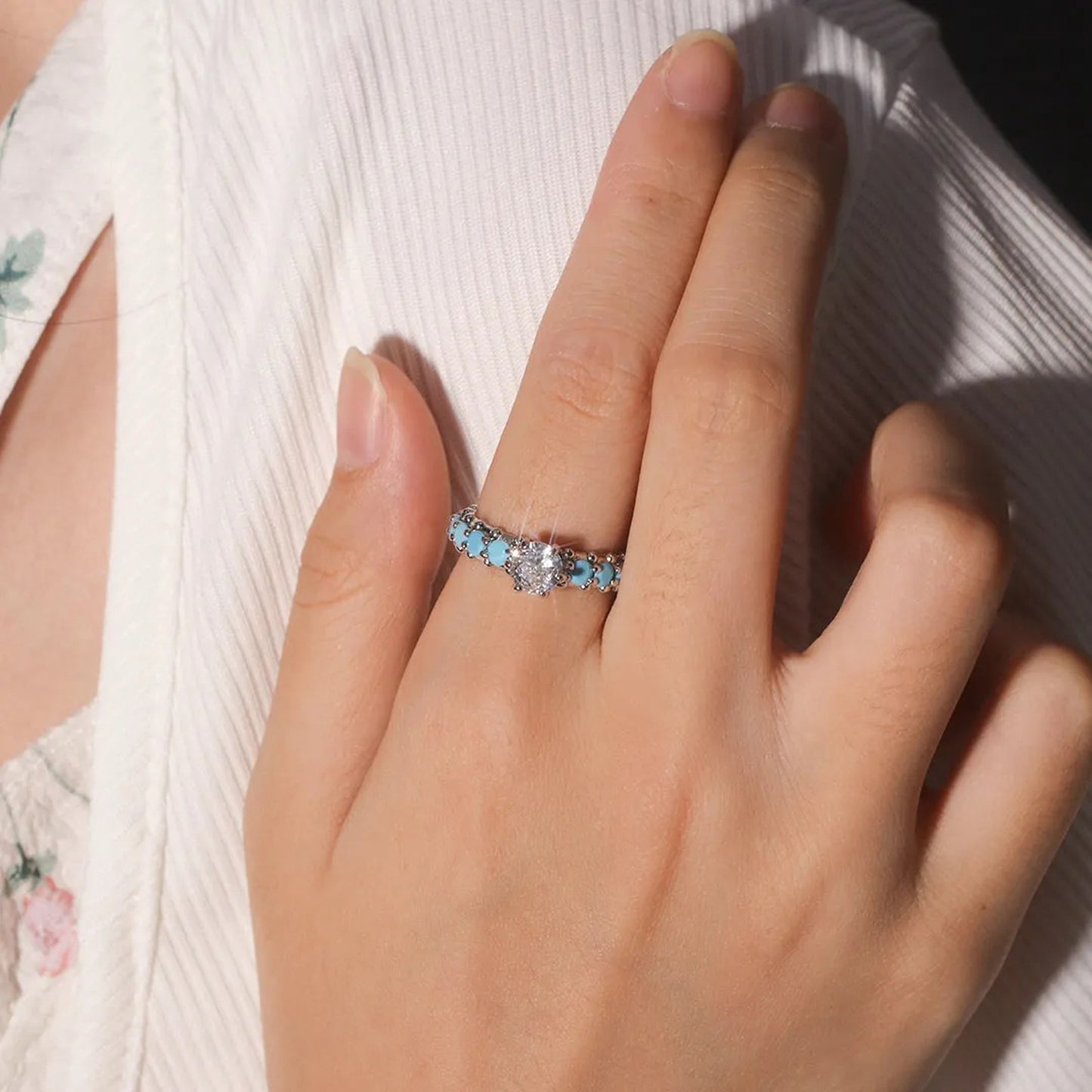 Ring aus 925er-Sterlingsilber mit eingelegtem künstlichem türkisfarbenem Zirkon