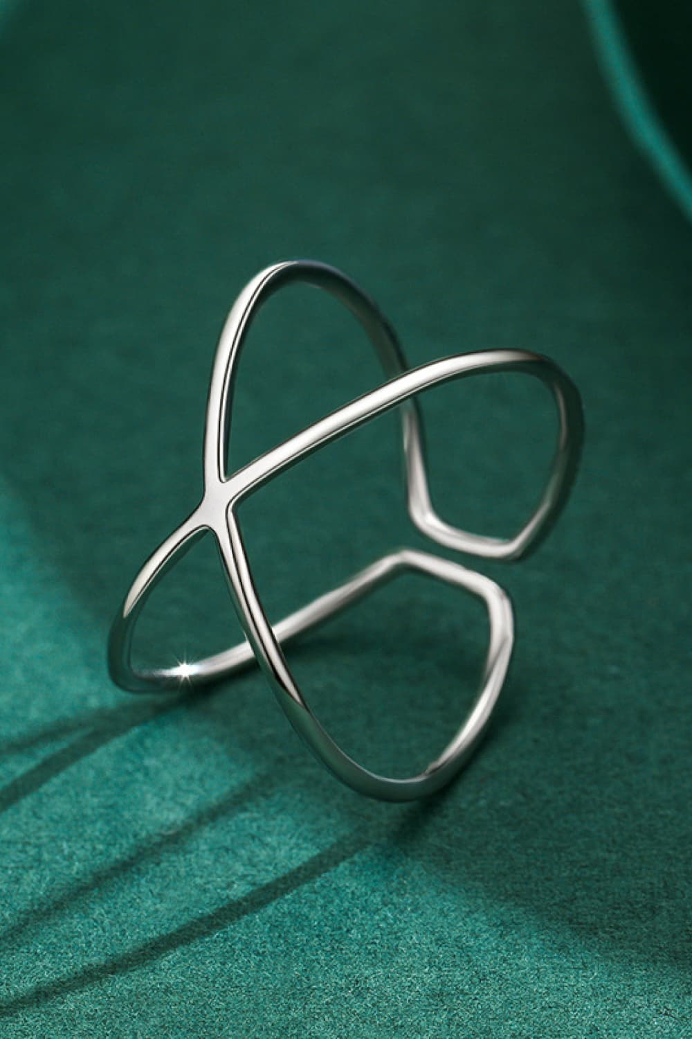 Offener Ring aus 925er-Sterlingsilber mit Kreuzmuster