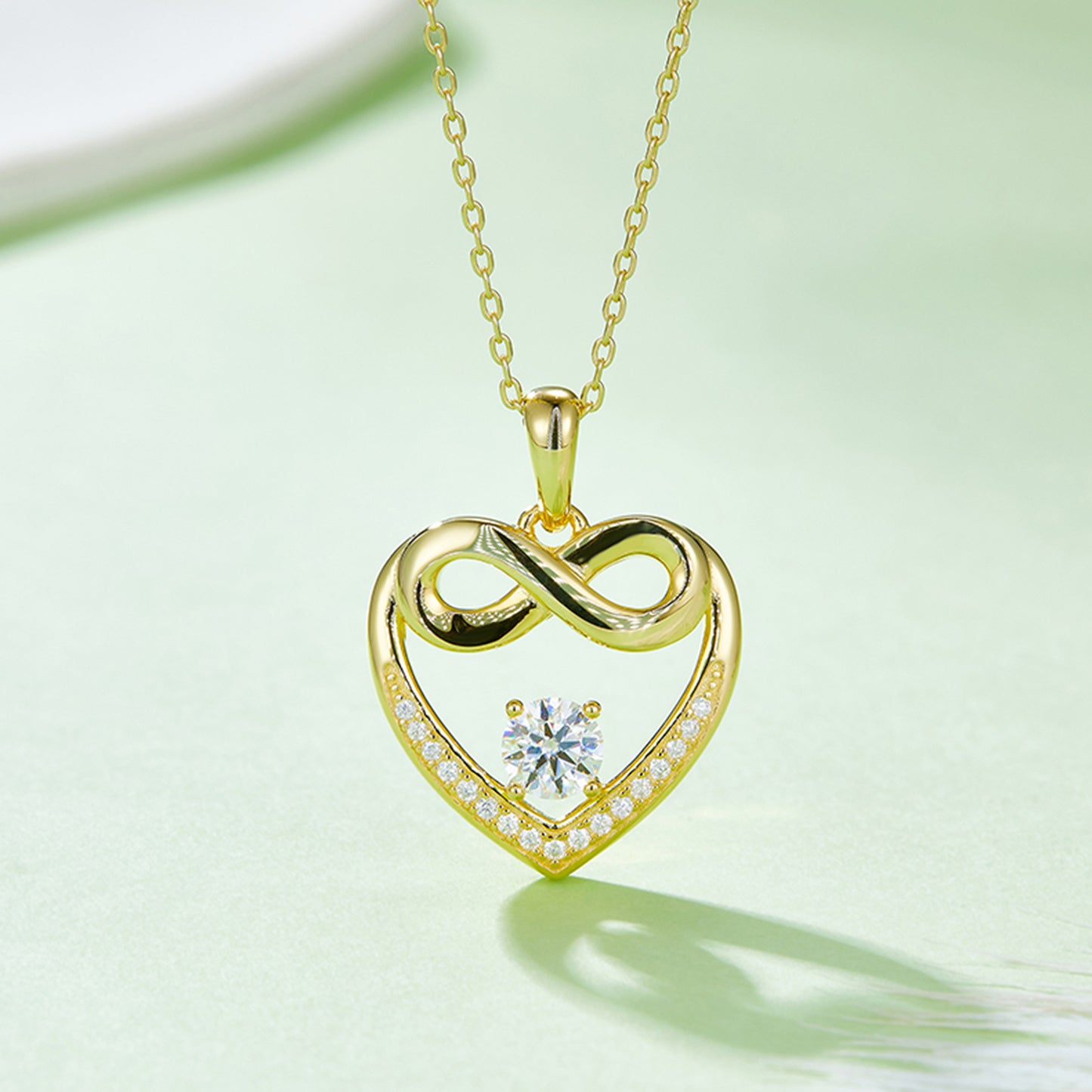 Collar de corazón de plata de ley 925 con moissanita