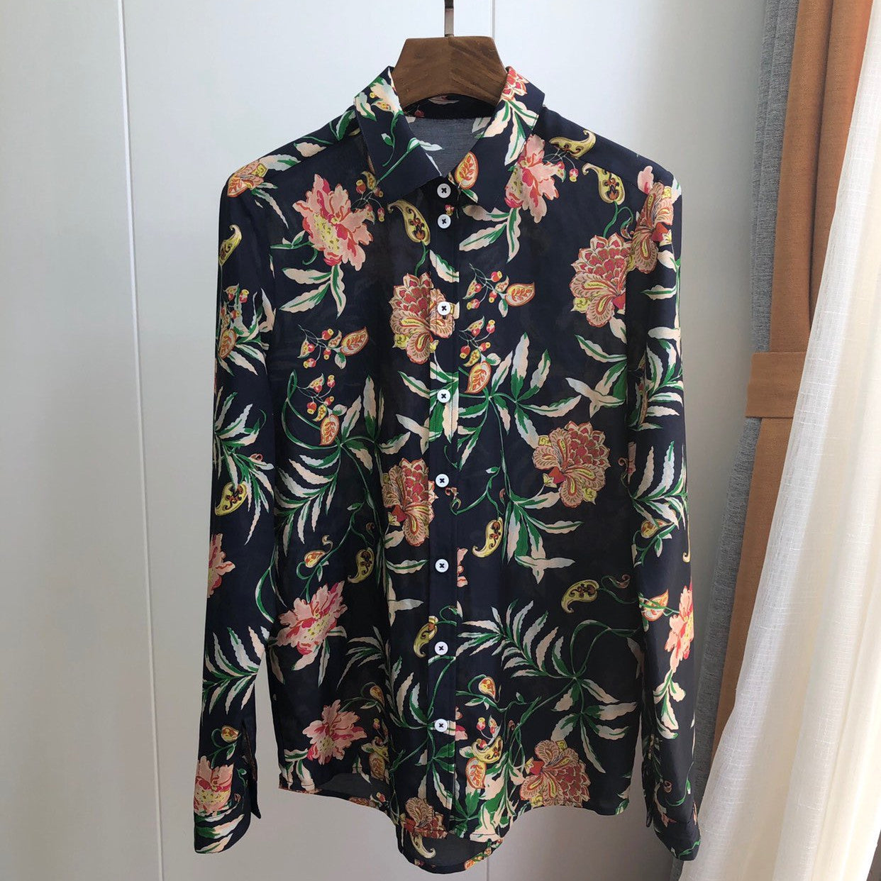 Langarmshirt mit Blumenblatt-Print