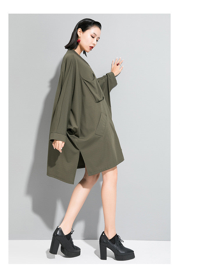 Einfarbiger Trenchcoat mit Reißverschluss und Strickjacke