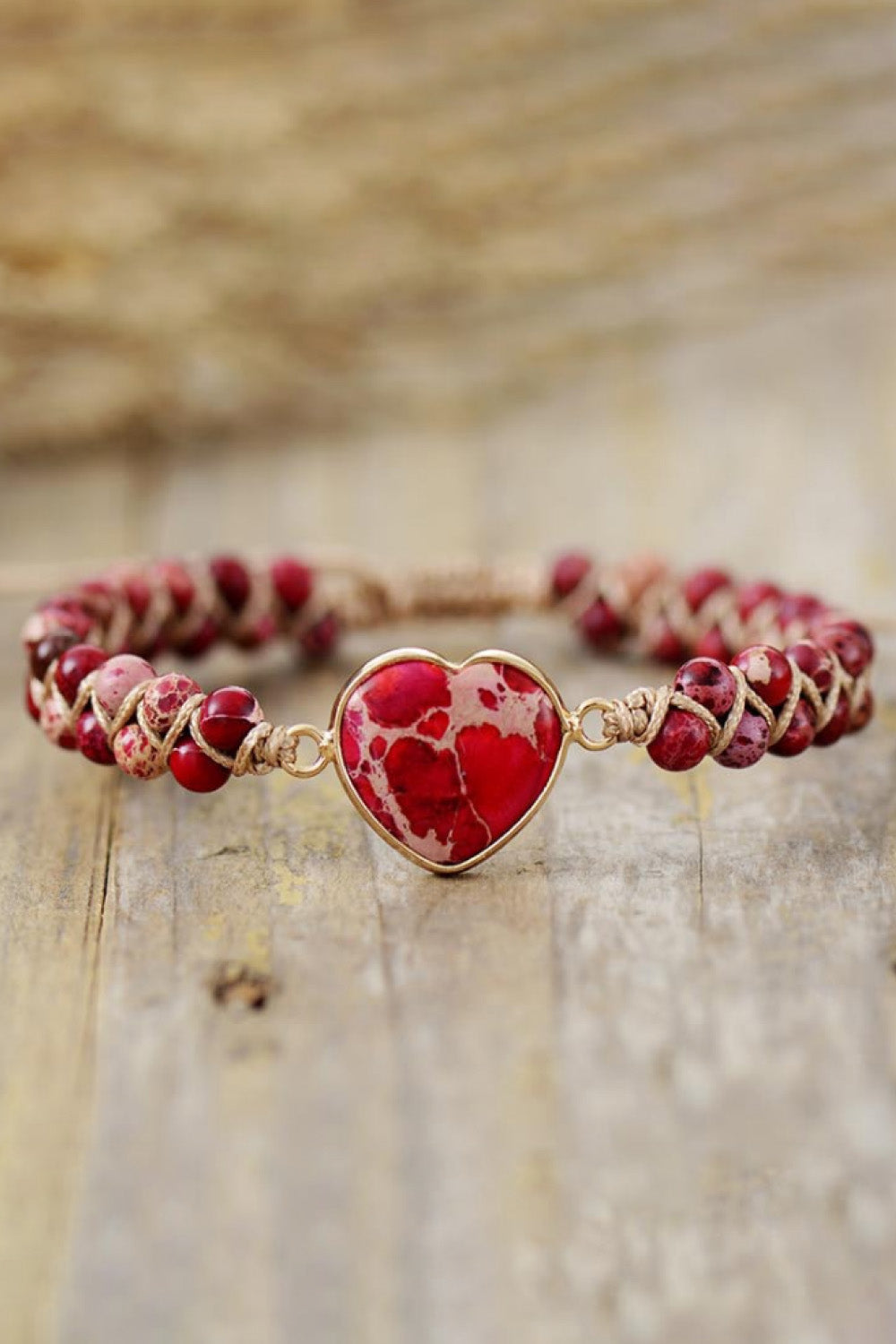 Pulsera de piedra natural hecha a mano con forma de corazón