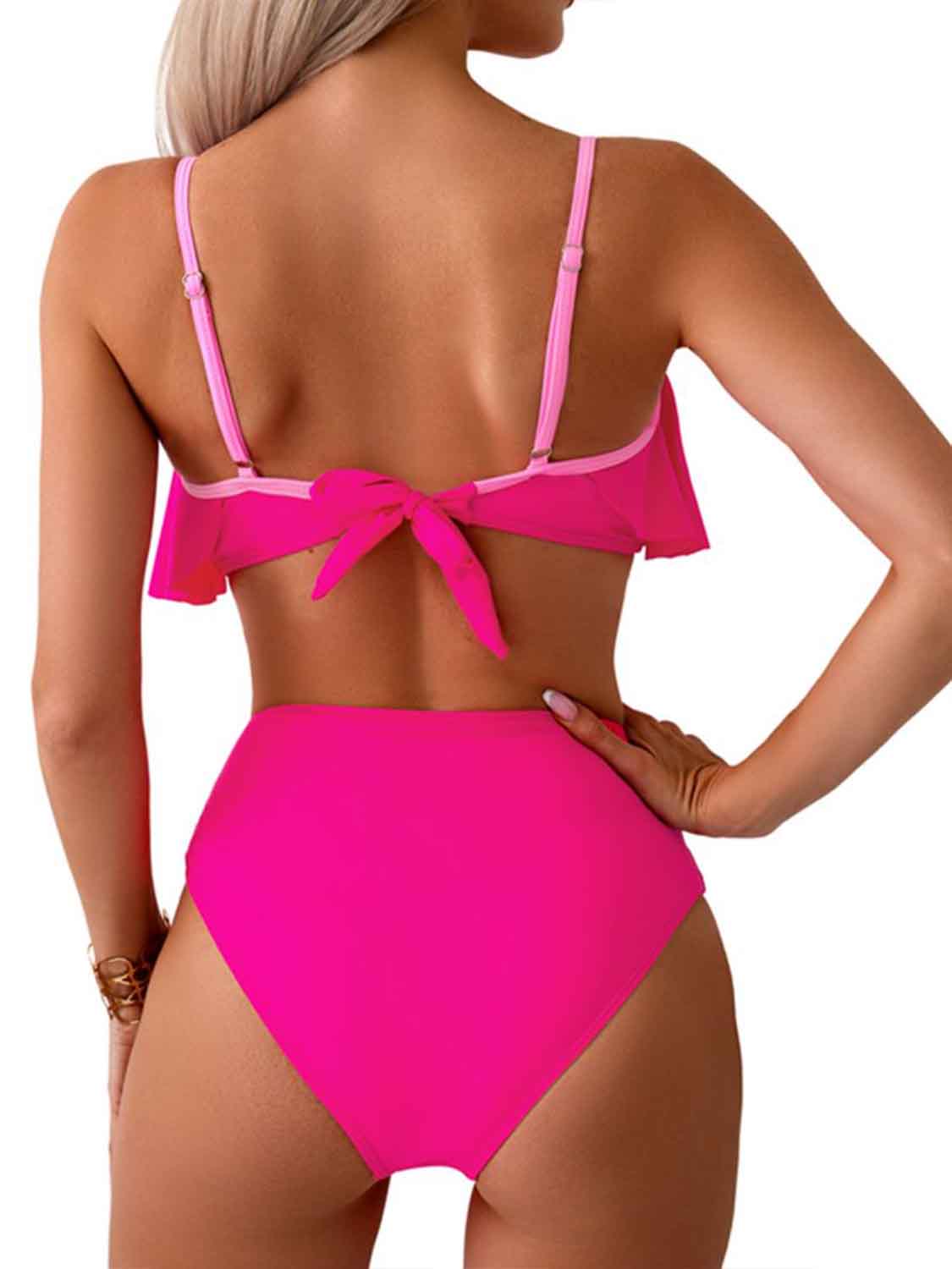 Conjunto de bikini con muescas y tirantes finos