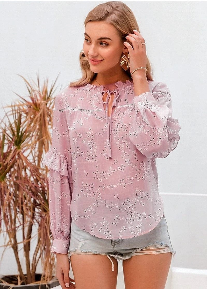 The new floral lace round neck stitching wild ruffle shirt