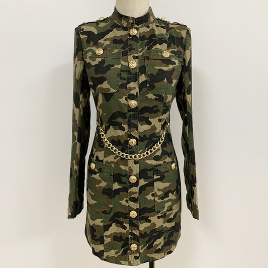 Vestido de camuflaje con cuello de charretera Falda camisera con cadena y botones dorados