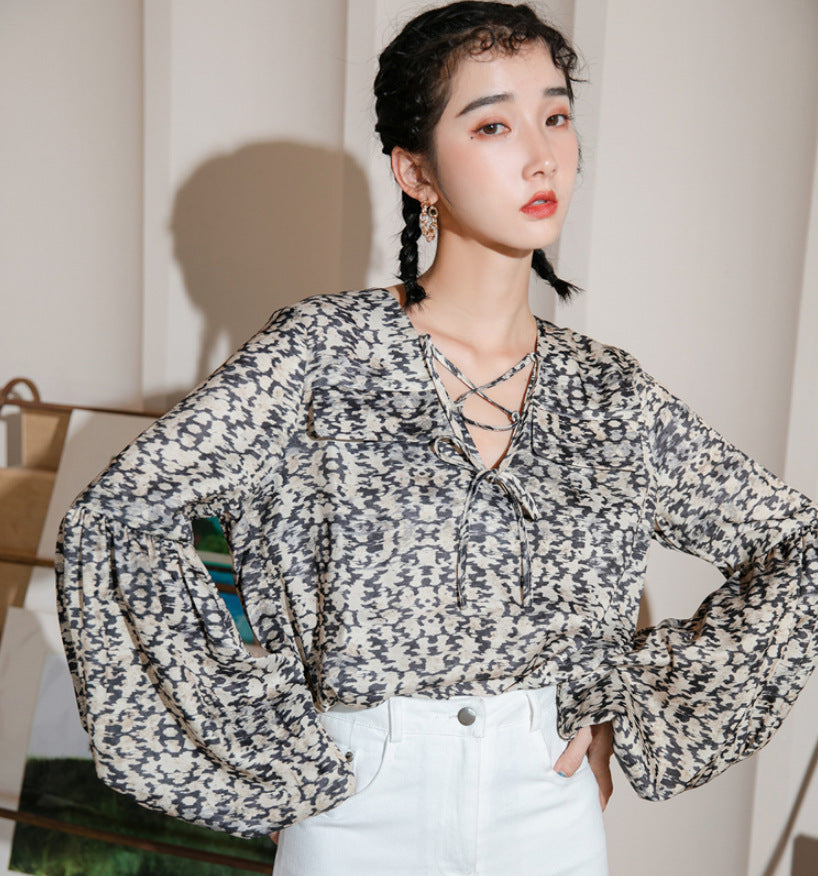 Retro-Bluse im Hong Kong-Stil mit bedrucktem Hemd im Laternenärmel-Stil