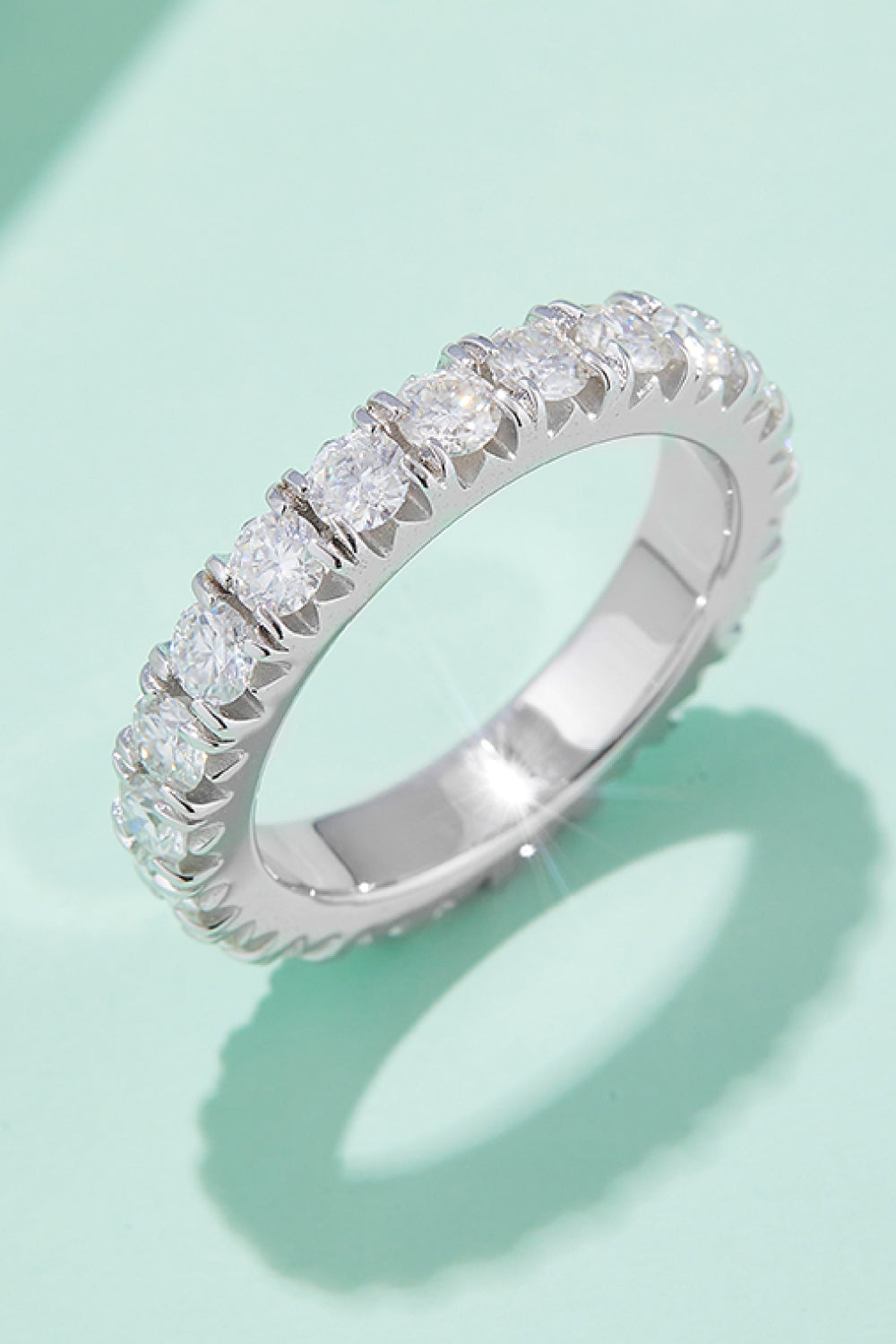 Bezaubernder Eternity-Ring aus 925er-Sterlingsilber mit 2,3 Karat Moissanit