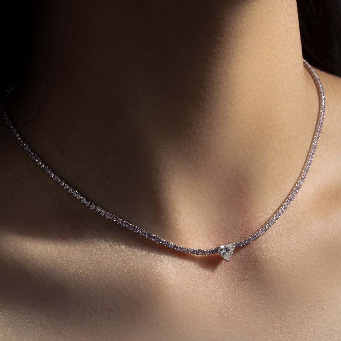 Collar de plata de ley 925 con circonitas y incrustaciones de corazón