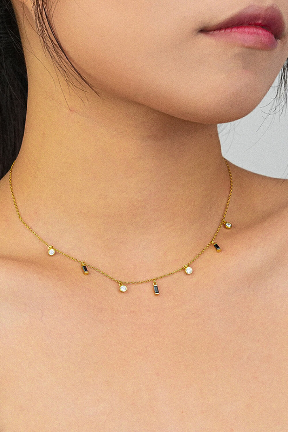 18 Karat vergoldete Halskette mit mehreren Anhängern
