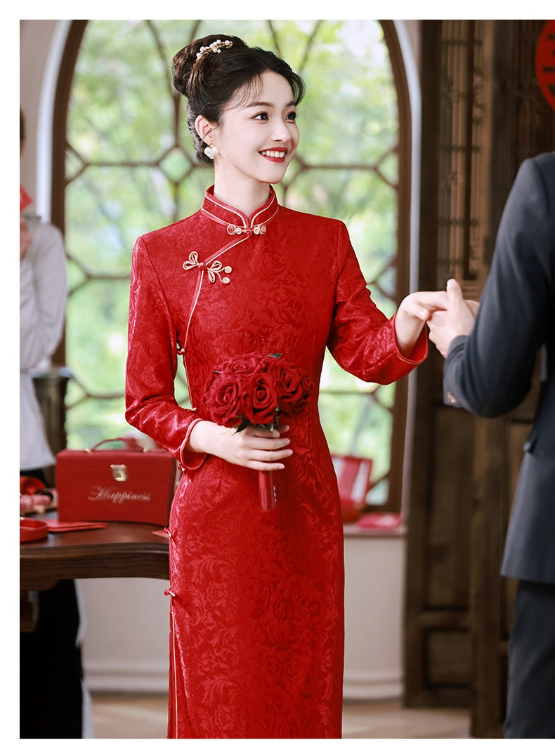 Drei zusammengesetzte rote Braut-Toast-Kleider, langes Slim-Fit-Cheongsam für die Jahrestagung