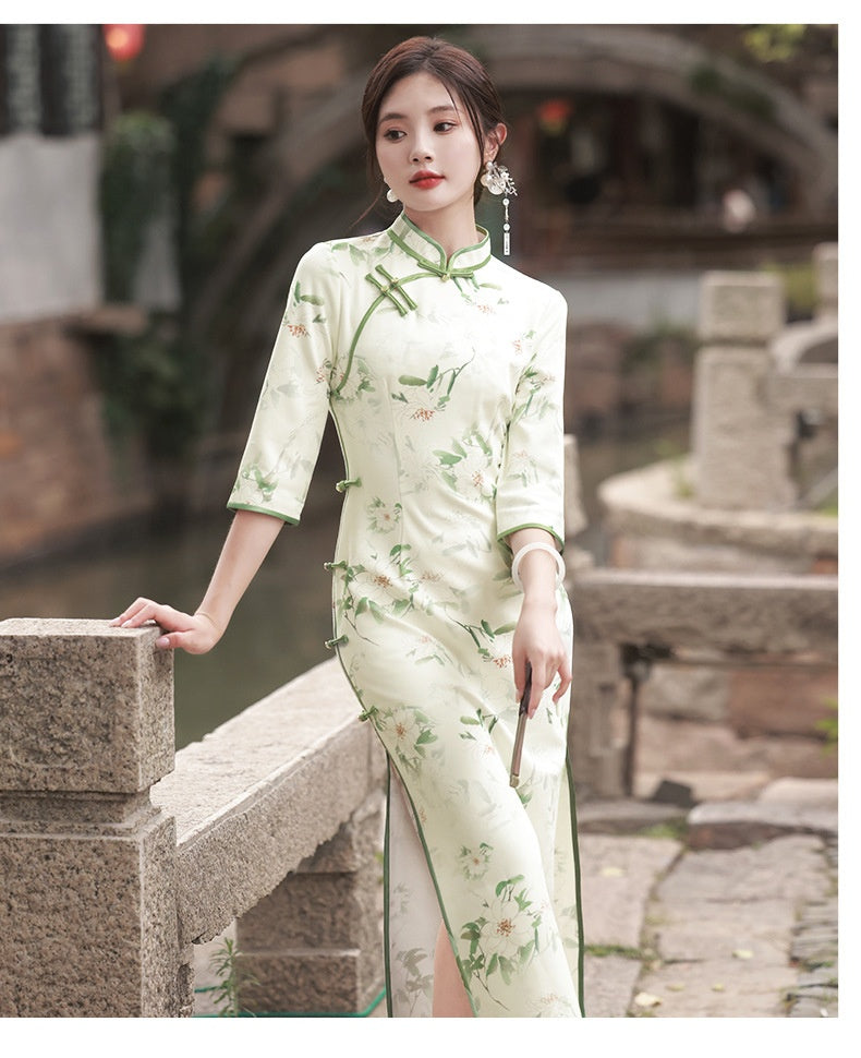 Eleganter Cheongsam aus Suzhou-Retro-Chinese-Republikanischem Stil mit Dreiviertelärmeln aus hochwertigem Wildleder