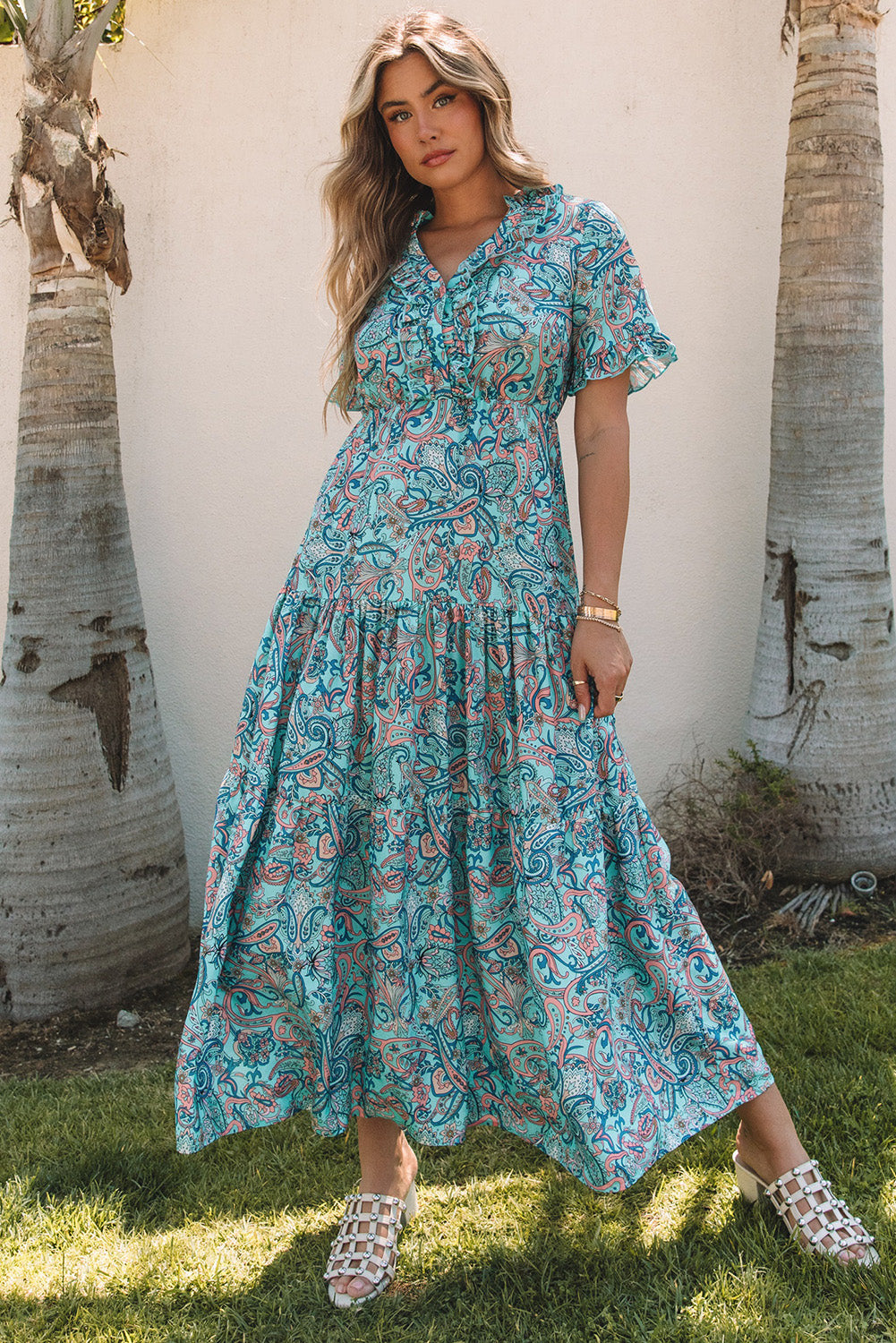 Vestido largo estampado de cachemira boho vacaciones volantes con gradas azul cielo