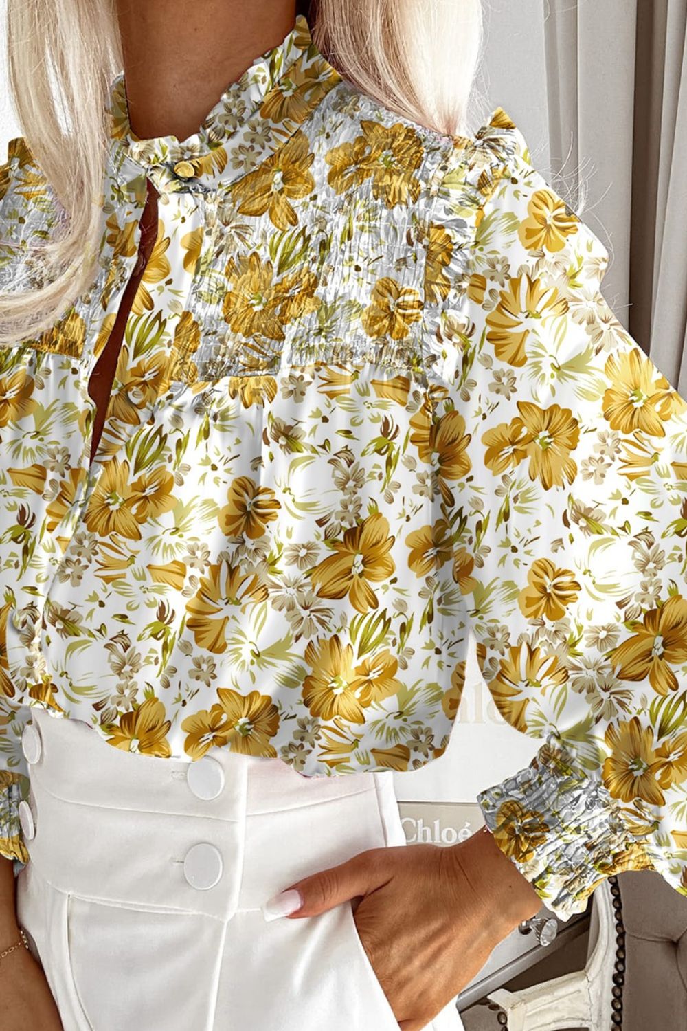 Camisa con mangas farol florales fruncidas y volantes