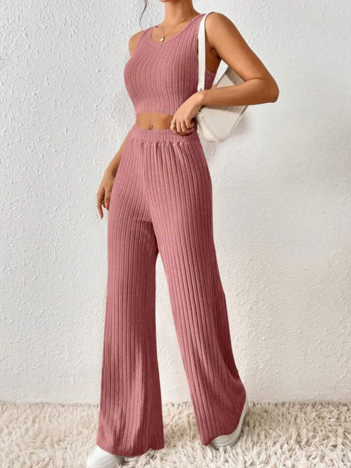 Conjunto de suéter con pantalones y camiseta sin mangas con cuello redondo de canalé