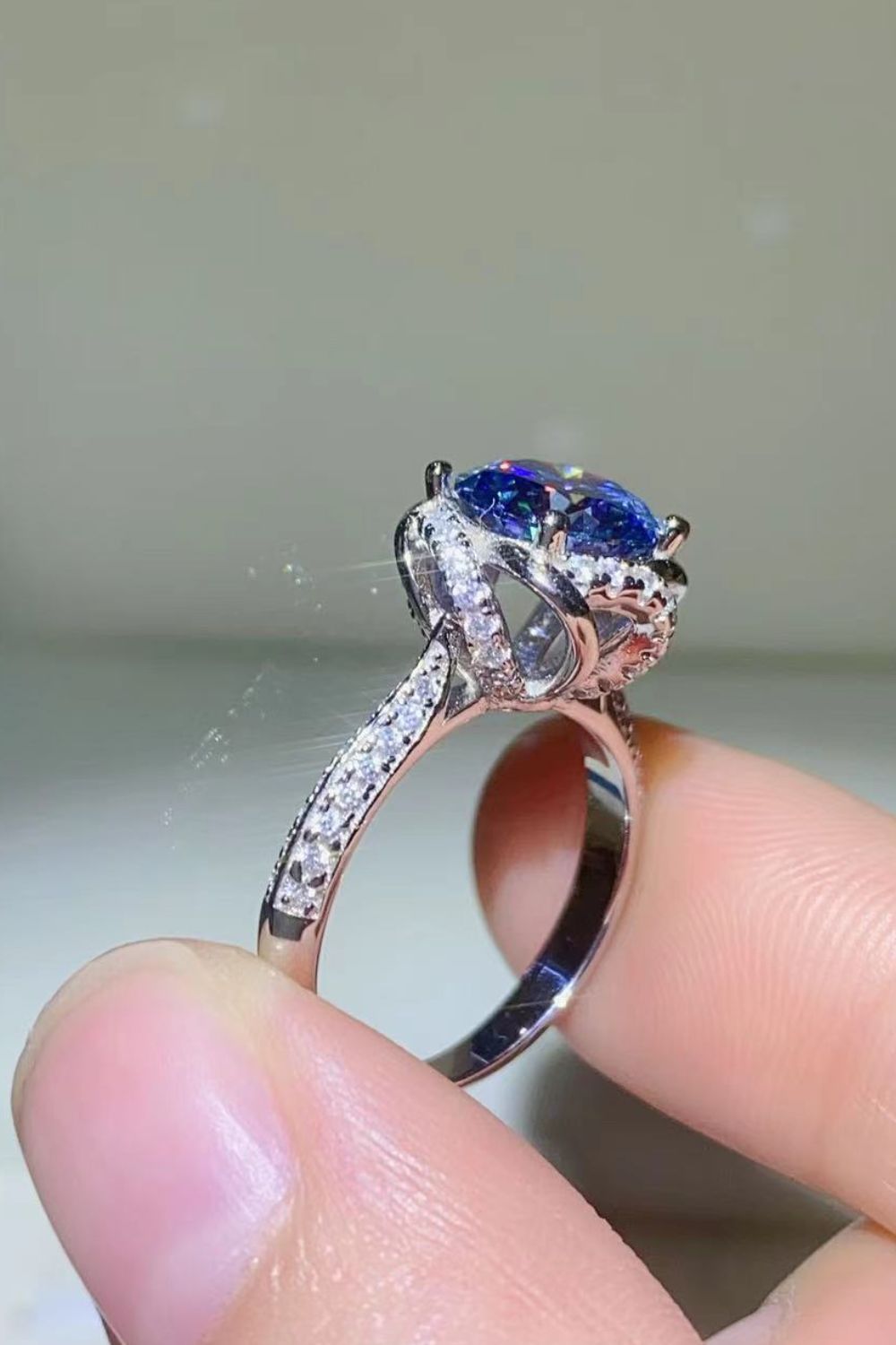 2 Karat kobaltblauer Moissanit-Ring aus 925er Sterlingsilber