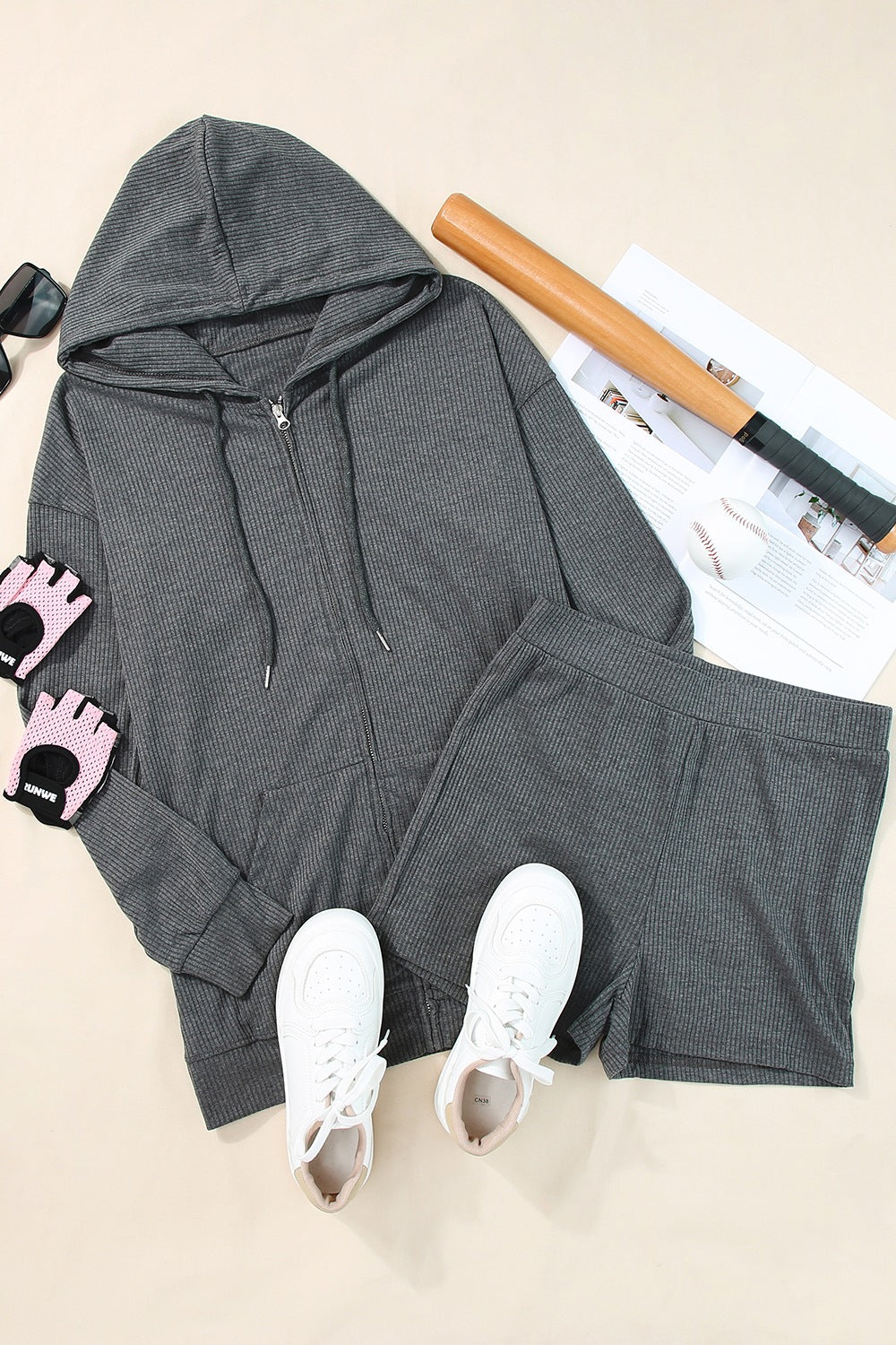 Set aus Sweatshirt und Shorts mit Kordelzug und Reißverschluss