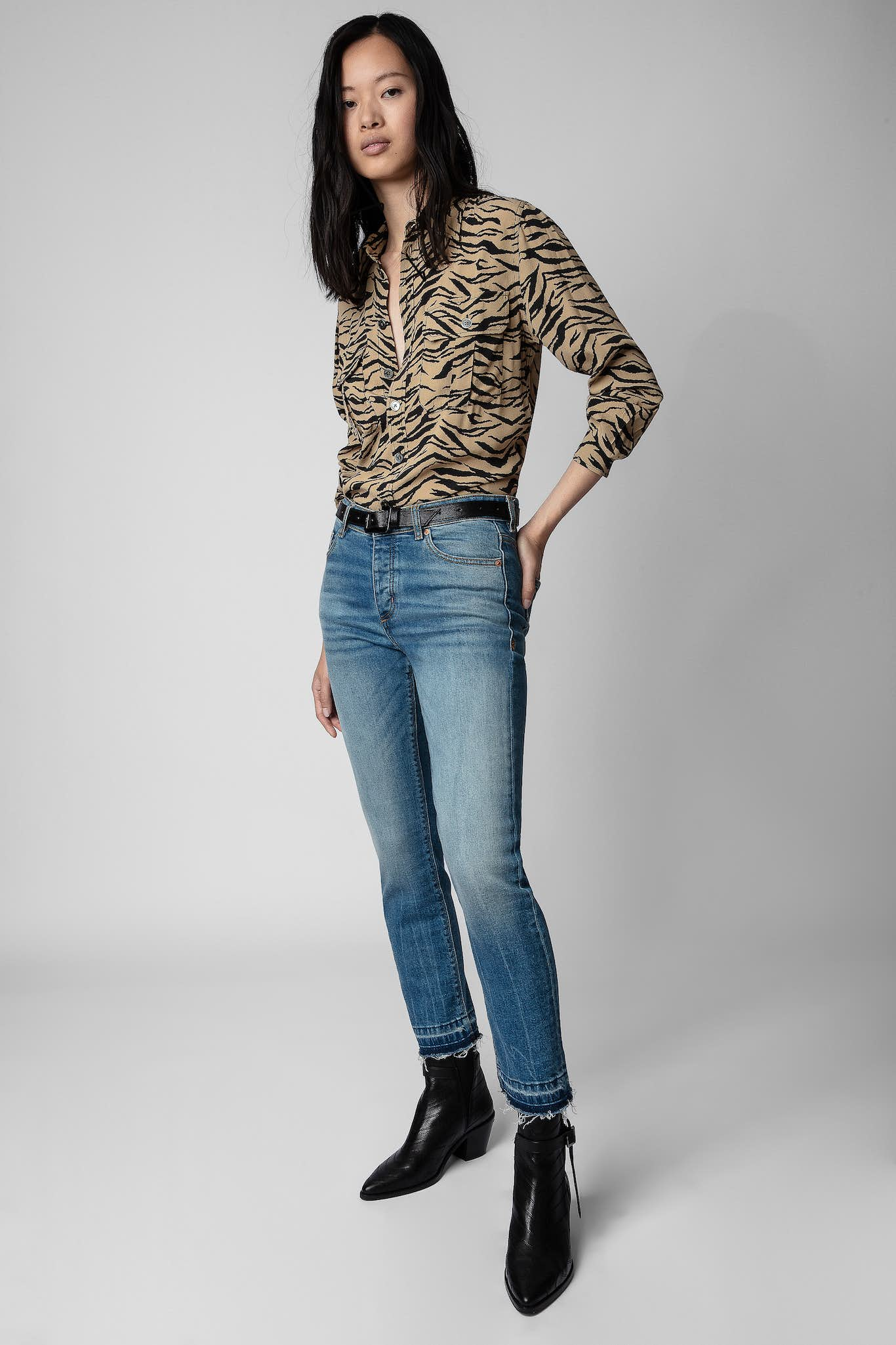 Französisches Frühherbst-Langarmshirt mit Tigermuster und Tasche für Damen