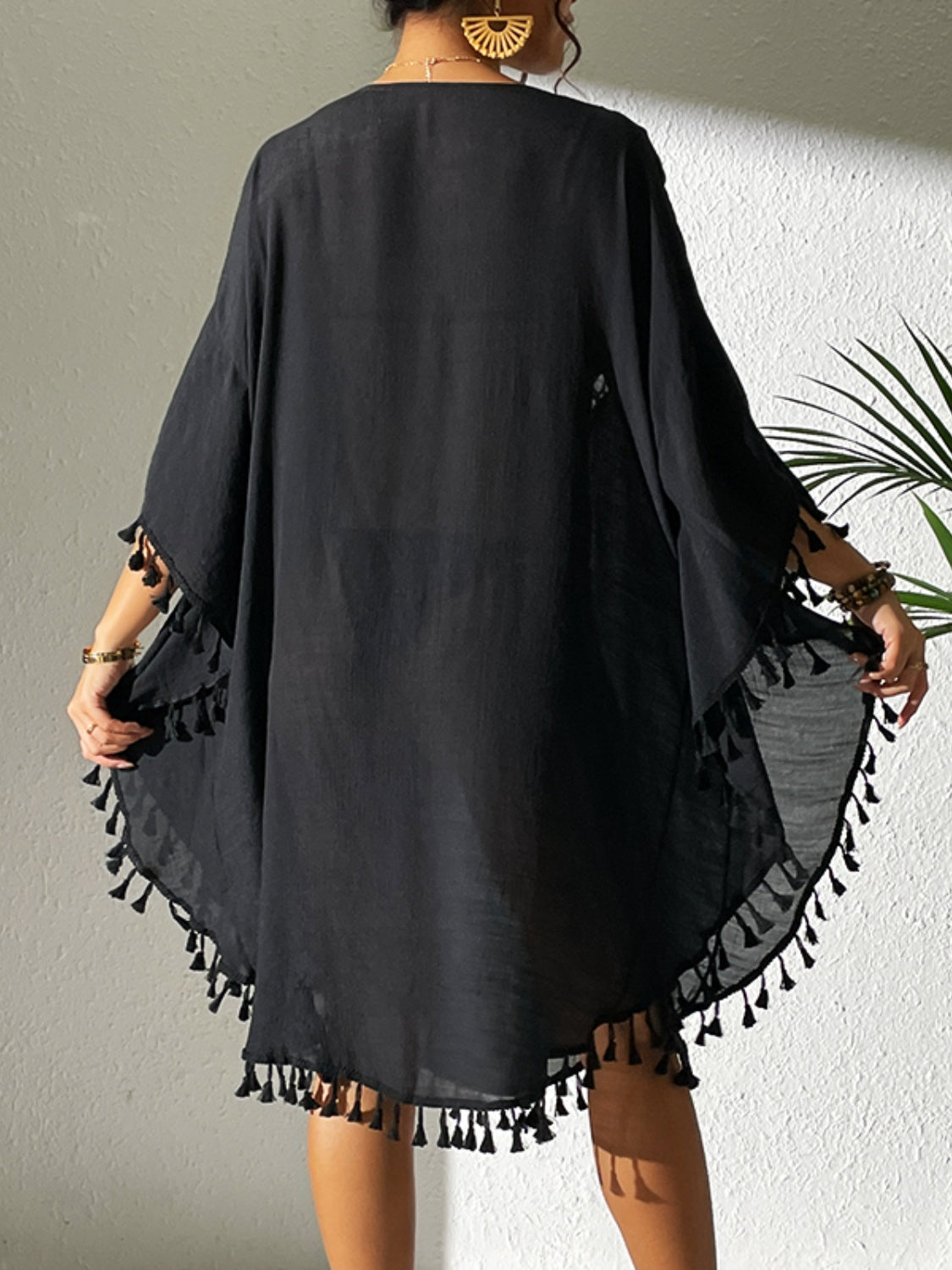 Cover-up-Kleid mit Quastenausschnitt und U-Ausschnitt