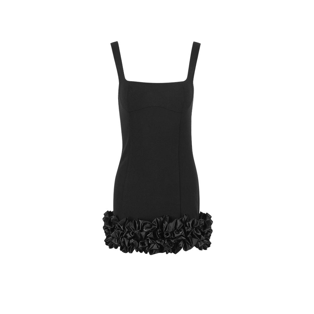 Mode Damen tragen schwarzes Camisole-Kleid mit quadratischem Kragen