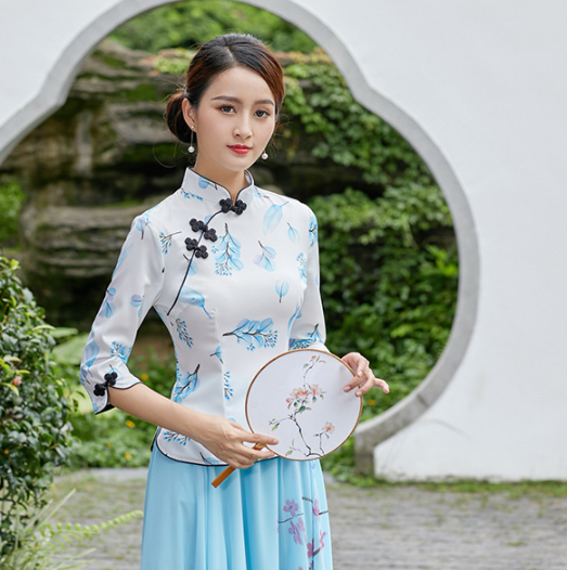 Klassisches und elegantes chinesisches Cheongsam-Oberteil