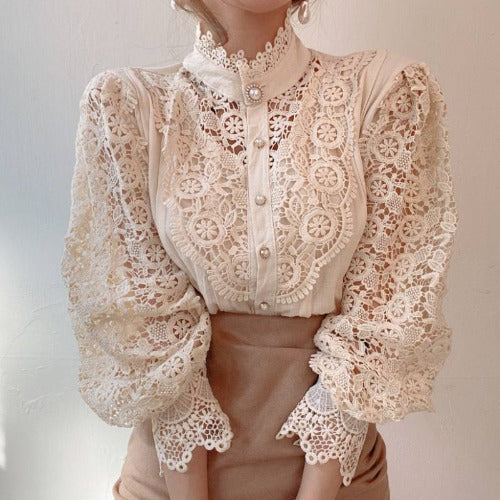 Sweet and age-reducing palace style lace stitching chic button shirt