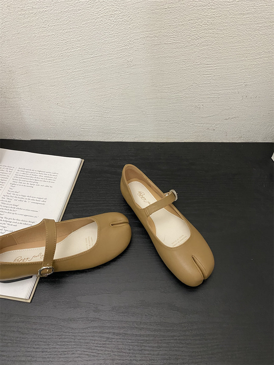 Zapato Mary Jane blanco plano con punta dividida para mujer