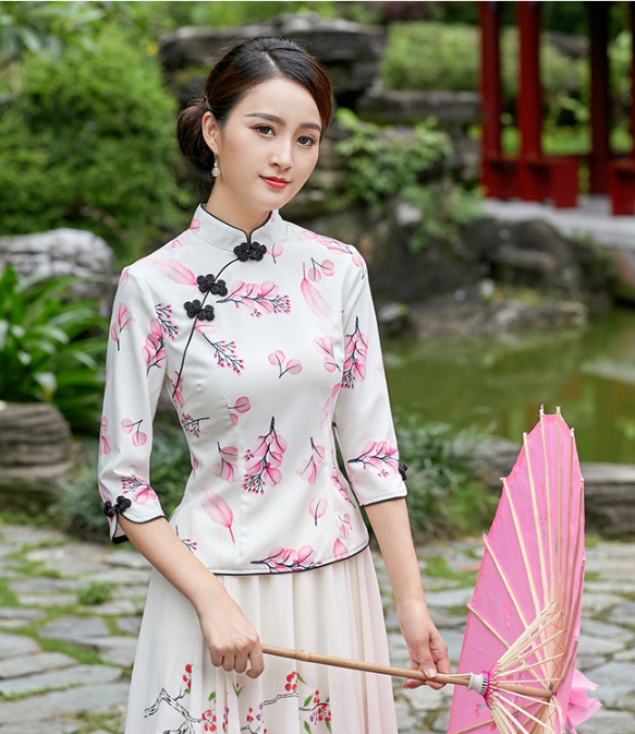 Klassisches und elegantes chinesisches Cheongsam-Oberteil