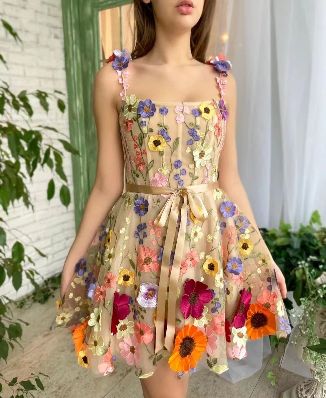 Dreidimensionales Blumenstickerei-Kleid, Sommermode, süße A-Linie-Hosenträgerkleider für Damenbekleidung