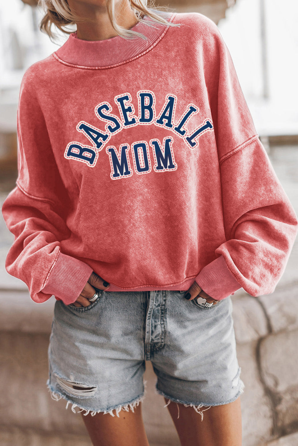 BASEBALL MOM Grafik-Sweatshirt mit tief angesetzter Schulterpartie