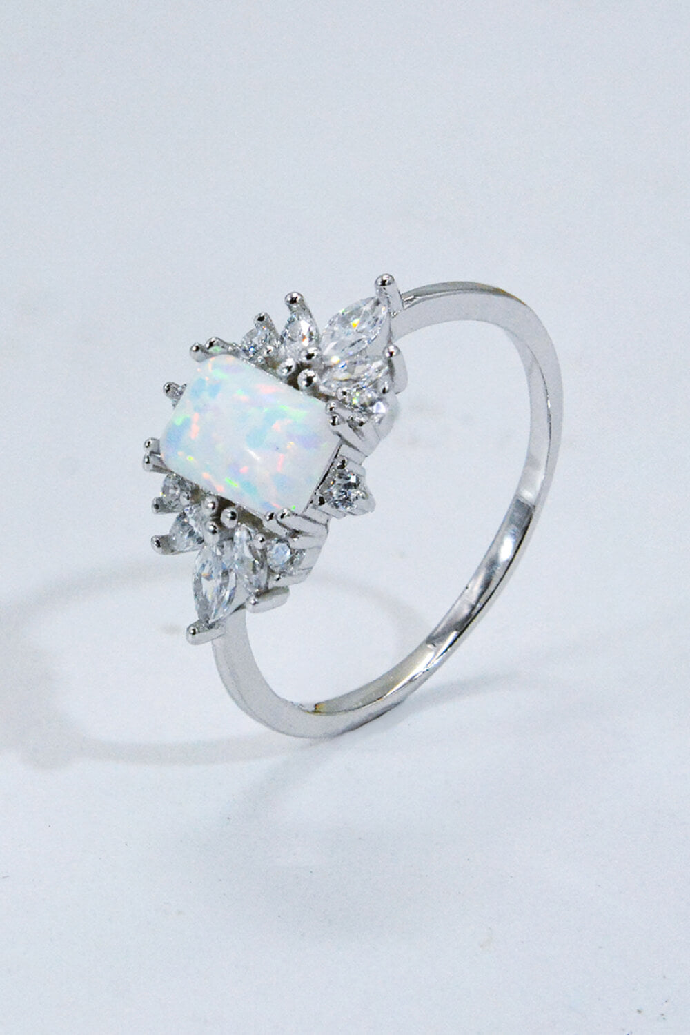 Ring aus 925er Sterlingsilber mit Zirkon und Opal