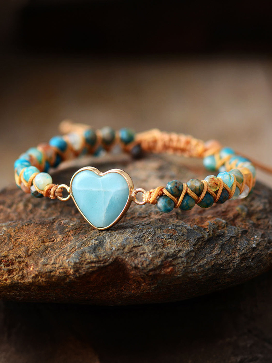 Pulsera con cuentas en forma de corazón