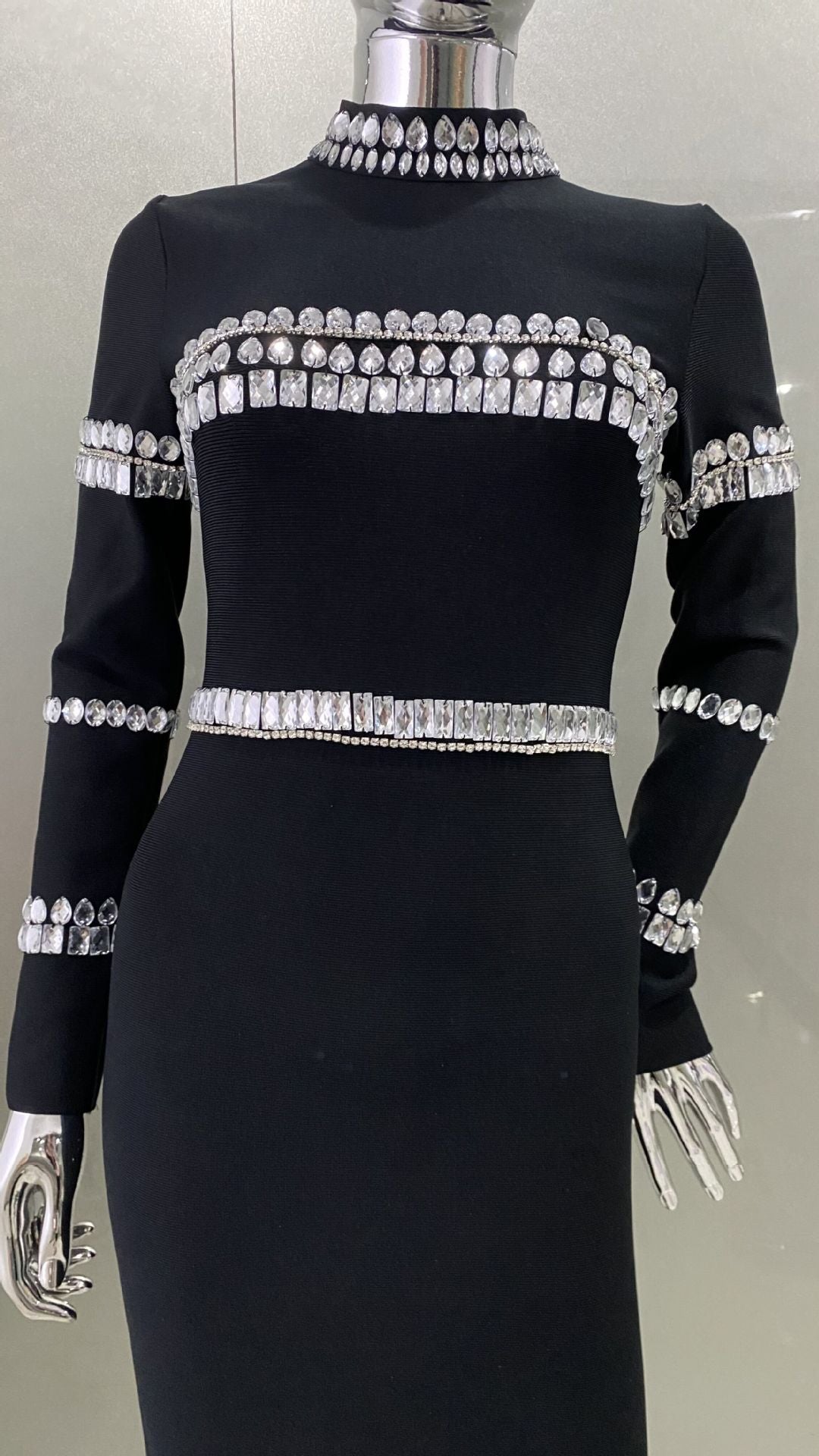 Vestido negro de cuello alto medio con diamantes de imitación a la moda para mujer