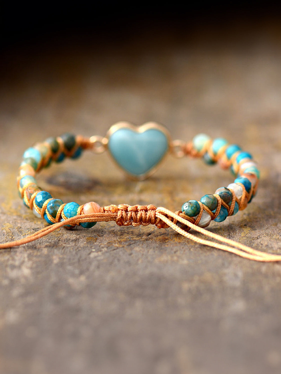 Pulsera con cuentas en forma de corazón