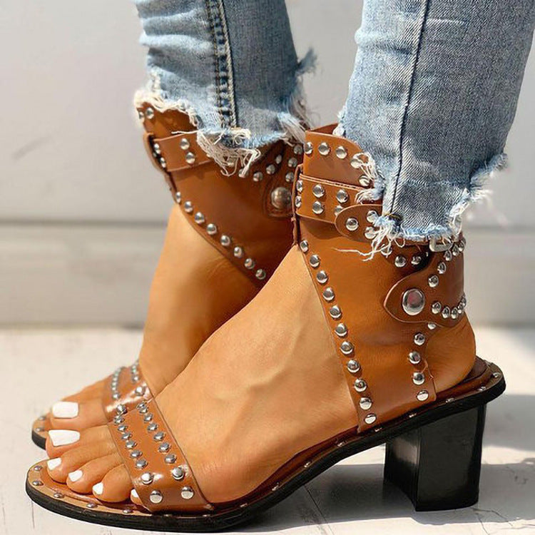 Fashion Rivet Belt Buckle Chunky Heel Sandals For Women