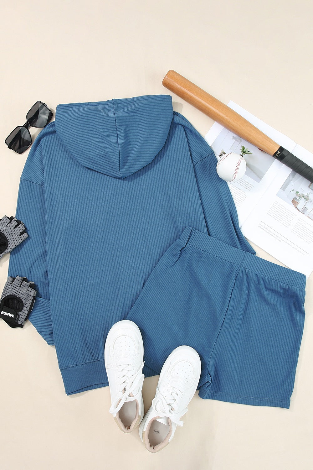 Set aus Sweatshirt und Shorts mit Kordelzug und Reißverschluss