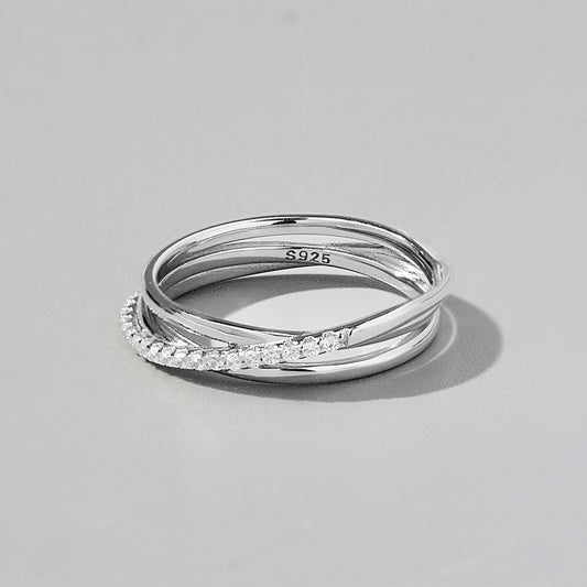 Ring aus 925er-Sterlingsilber mit eingelegtem Zirkon