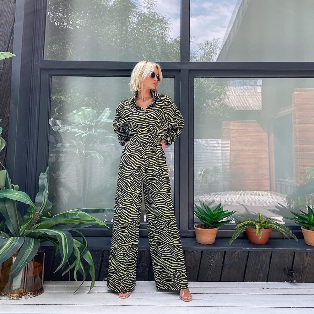 Modischer Jumpsuit mit Revers und langen Ärmeln und hoher Taille