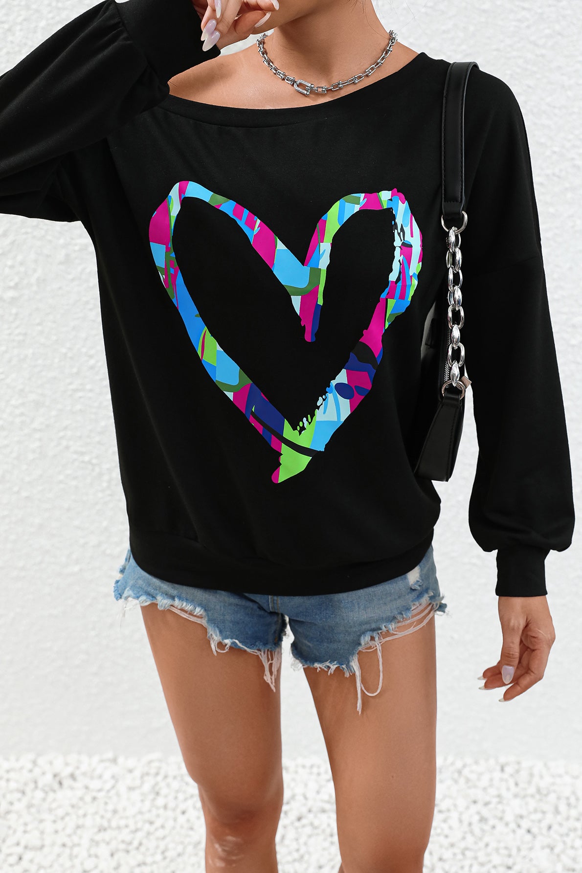 Heart Graphic Long Sleeve Sweatshirt