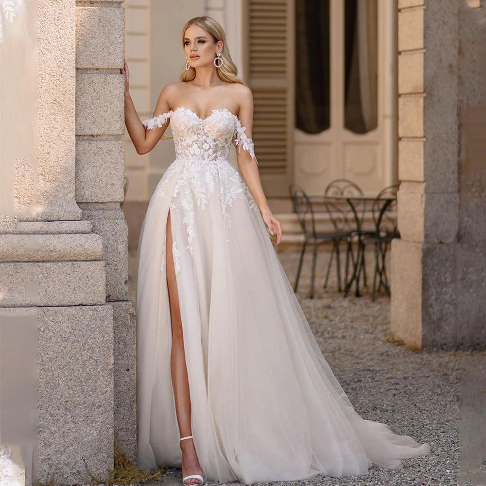 Exquisito vestido de novia de encaje blanco con cola de pez nupcial