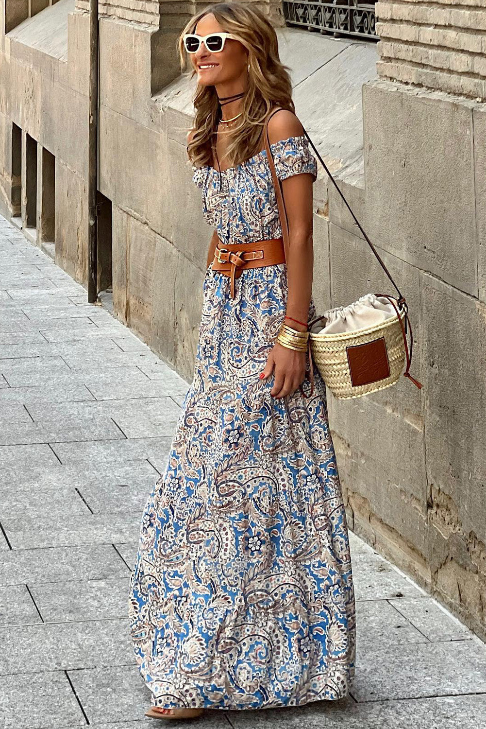 Blaues schulterfreies Maxikleid mit Boho-Paisley-Print