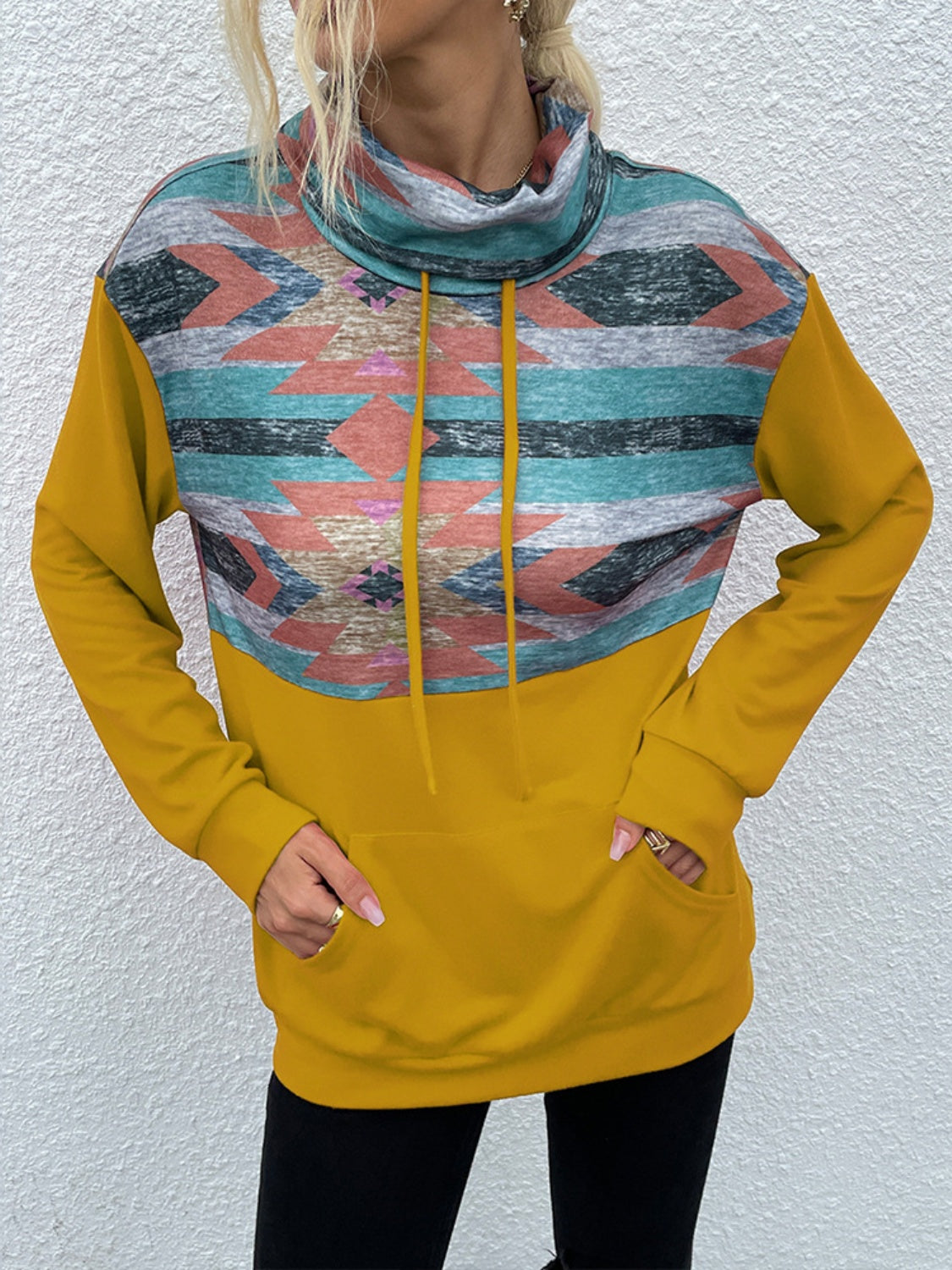 Sudadera de manga larga con cordón geométrico