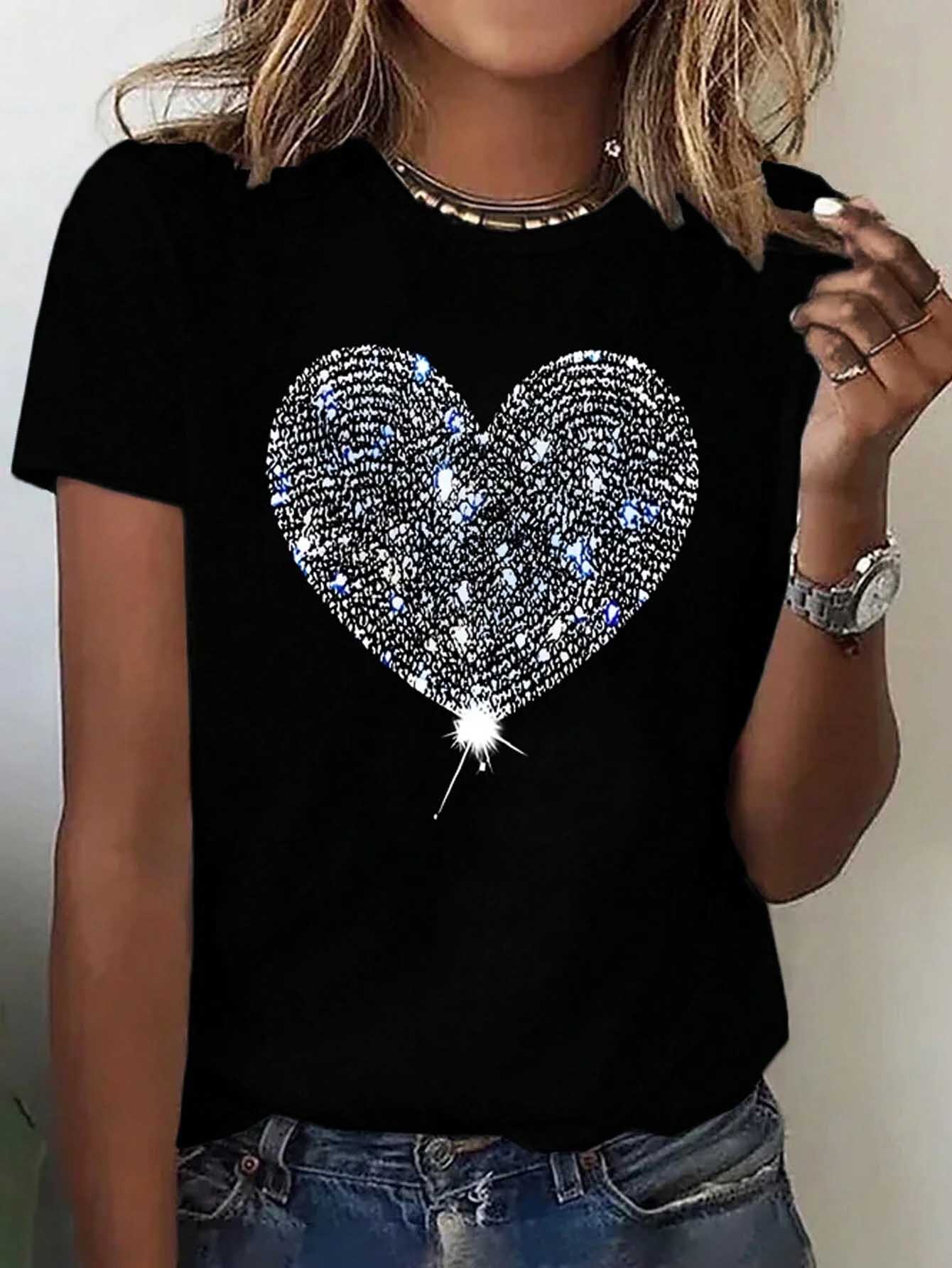 Camiseta de manga corta con cuello redondo y corazón