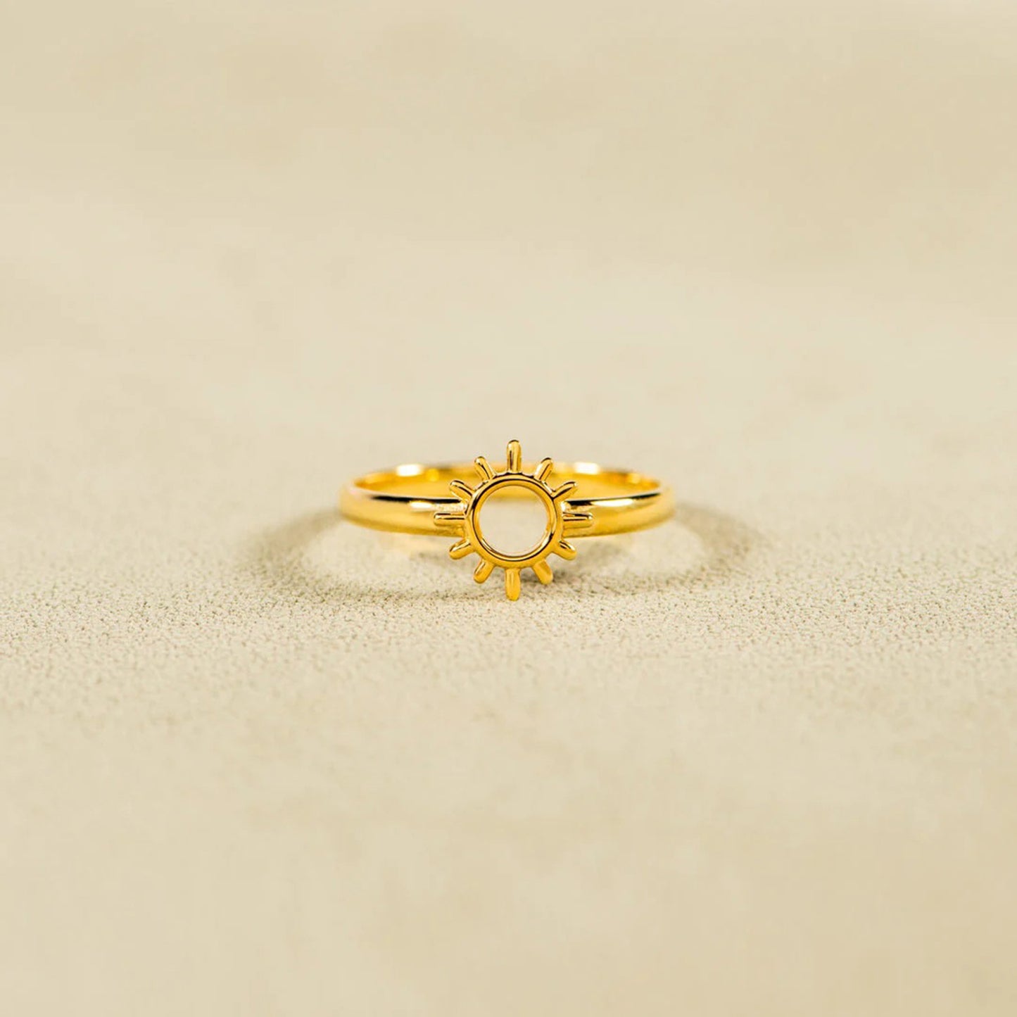 18 Karat vergoldeter Ring in Sonnenform