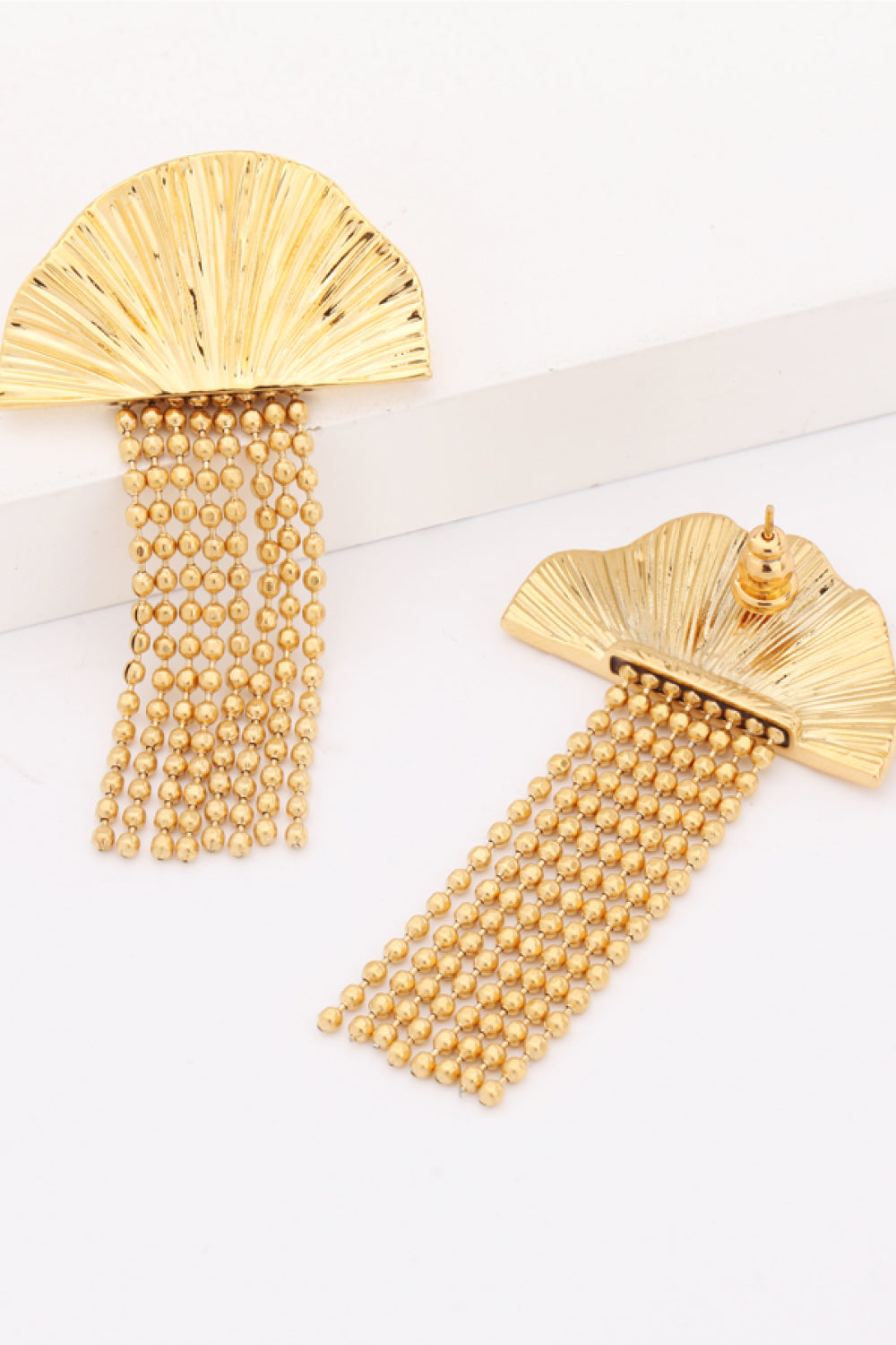 Pendientes colgantes con flecos en forma de abanico chapados en oro de 18 quilates