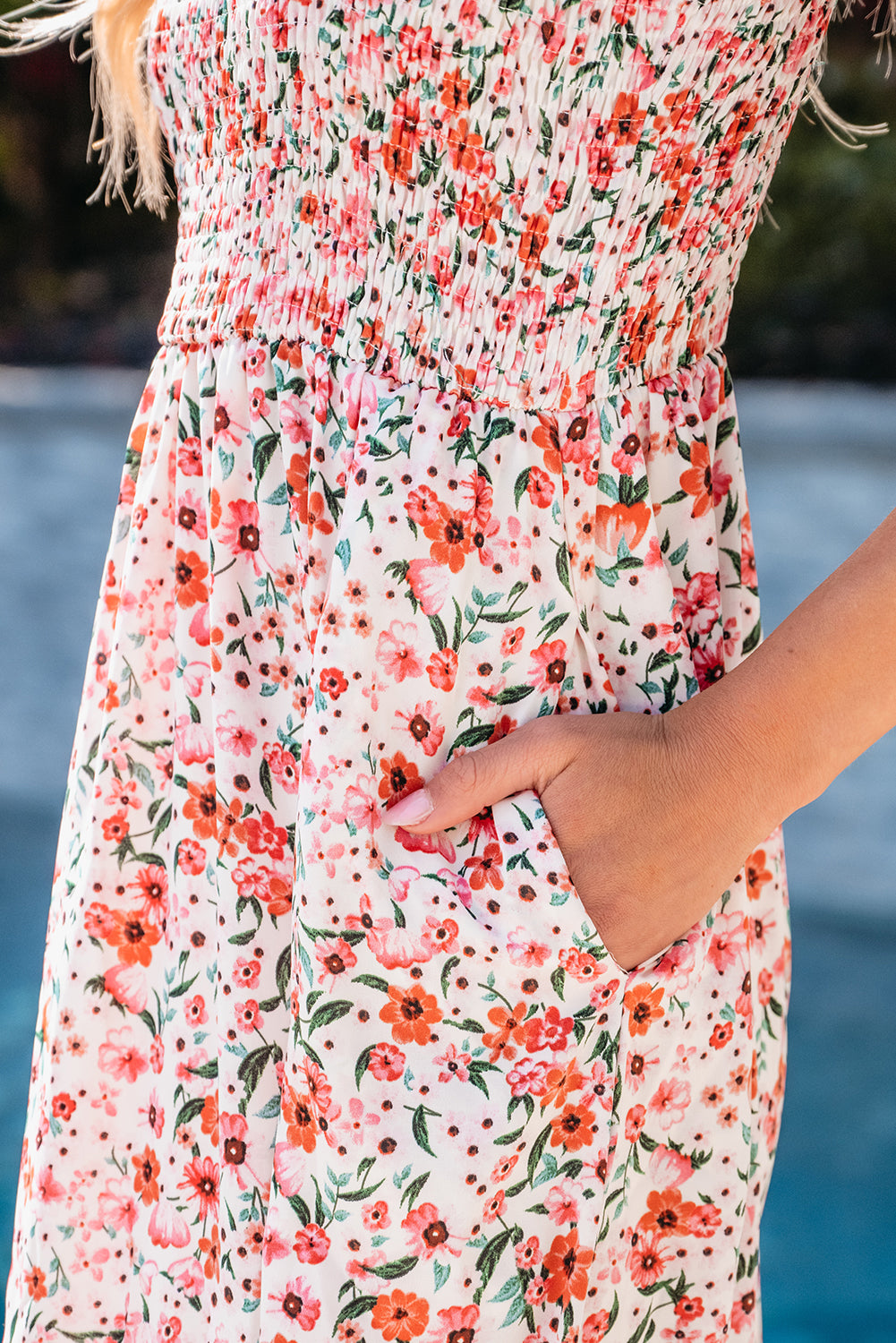 Vestido largo con volantes y fruncido floral boho blanco